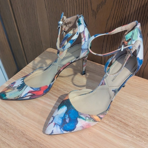 Adrienne Vittadini Shoes - Adrienne Vittadini Floral Abstract Pointed Toe Ankle Strap Pumps Heels Size 7.5M
